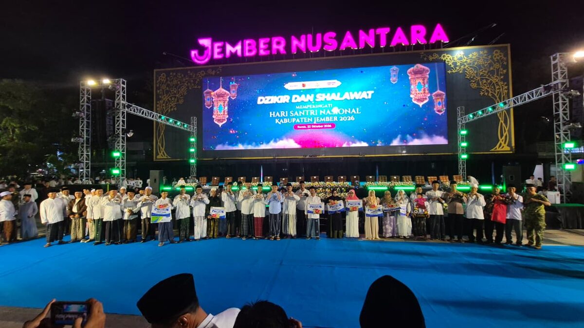 Malam puncak Hari Santri Nasional 2026 di Alun-Alun Jember